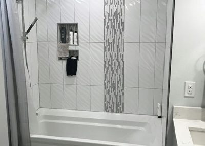 A shower/ tub combo just after installation.